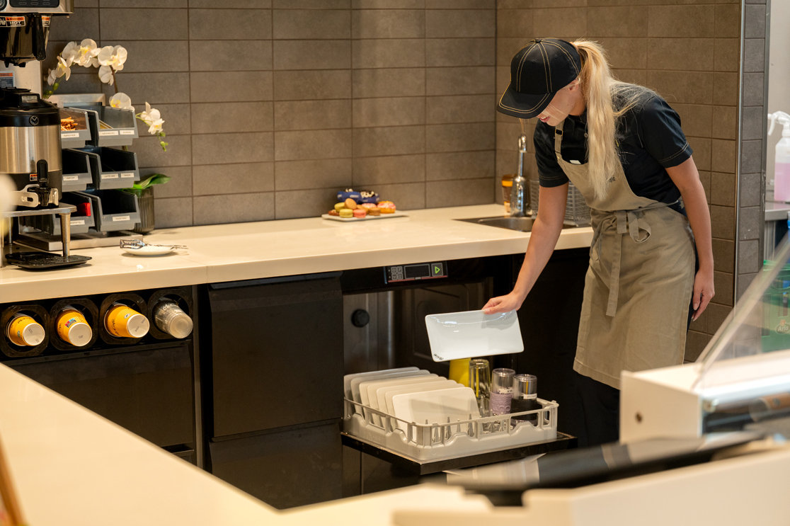 Dish and Warewasher from JEROS for the new McCafé.